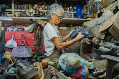 Bonus réparation textile et chaussures : les montants 2026 et comment en profiter
